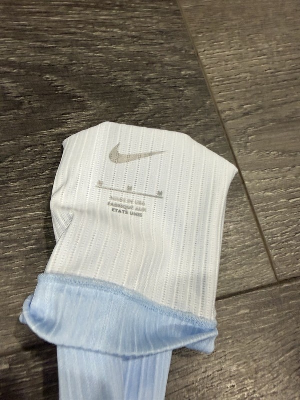 Nike Aeroswift Pro Elite Running Arm Sleeves Size Medium Baby Blue/Pink gallery