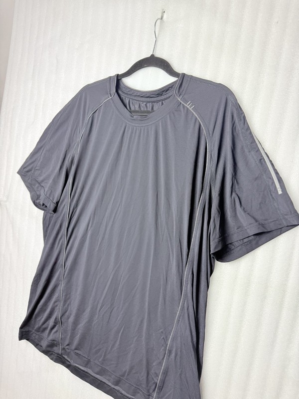 Lululemon Metal Vent Tech Mens Hexagon Logo Dark Navy Performance T Shirt Sz 2XL gallery