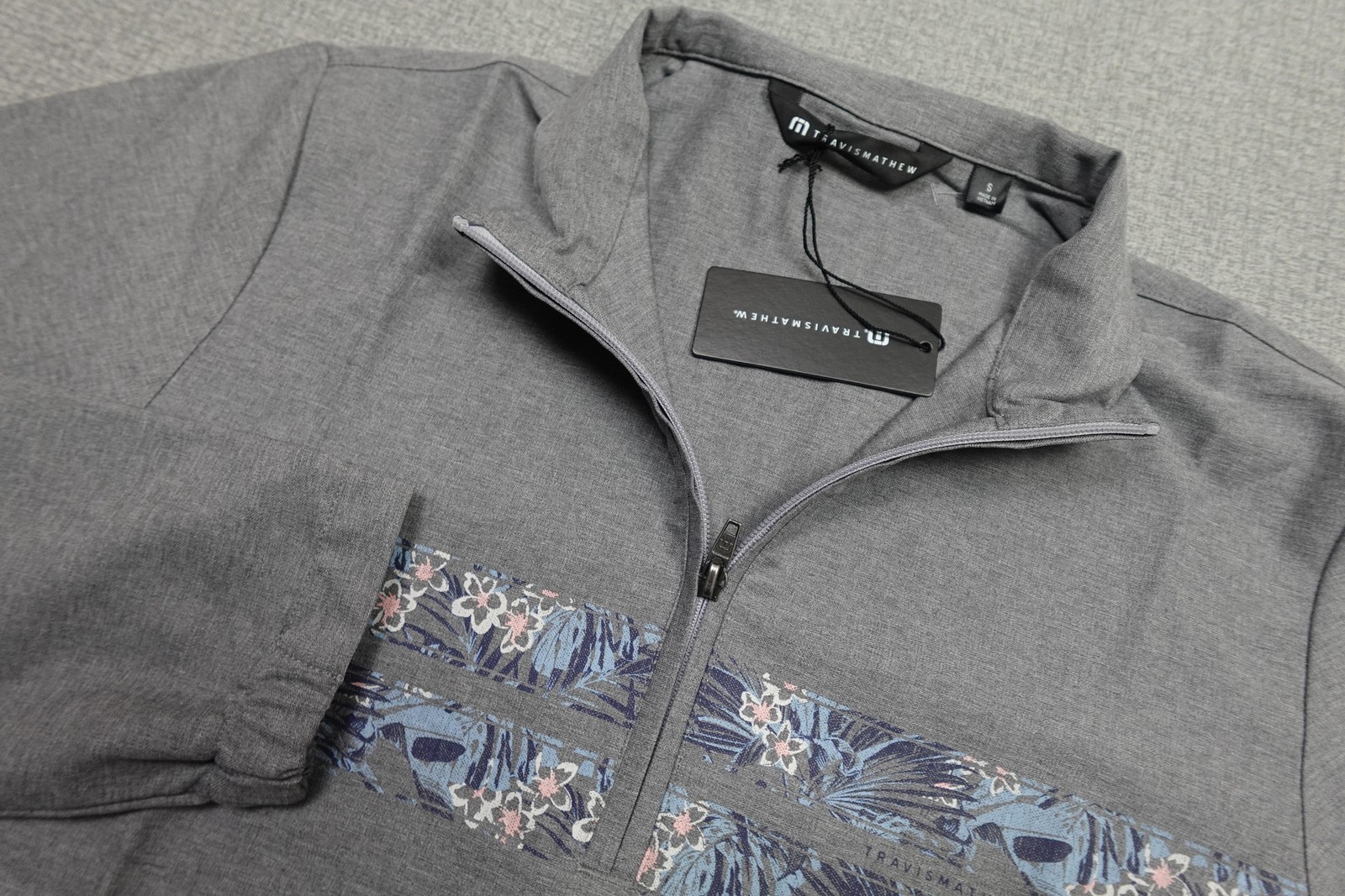 Travis Mathew Move Mountains Quarter Zip Pullover Mens Small Gray Floral Golf gallery