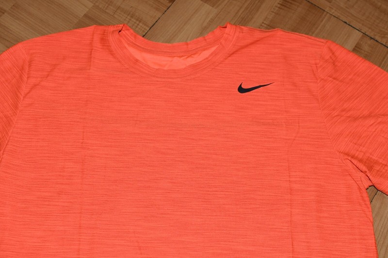 NIKE DRI-FIT BREATHE SHORT SLEEVE MENS TRAINING SHIRT- MENS sz LARGE gallery