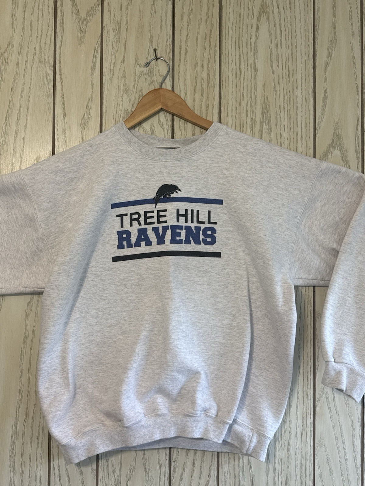 Tree Hill Ravens Mens Large One Tree Hill Ravens Crew Neck gallery