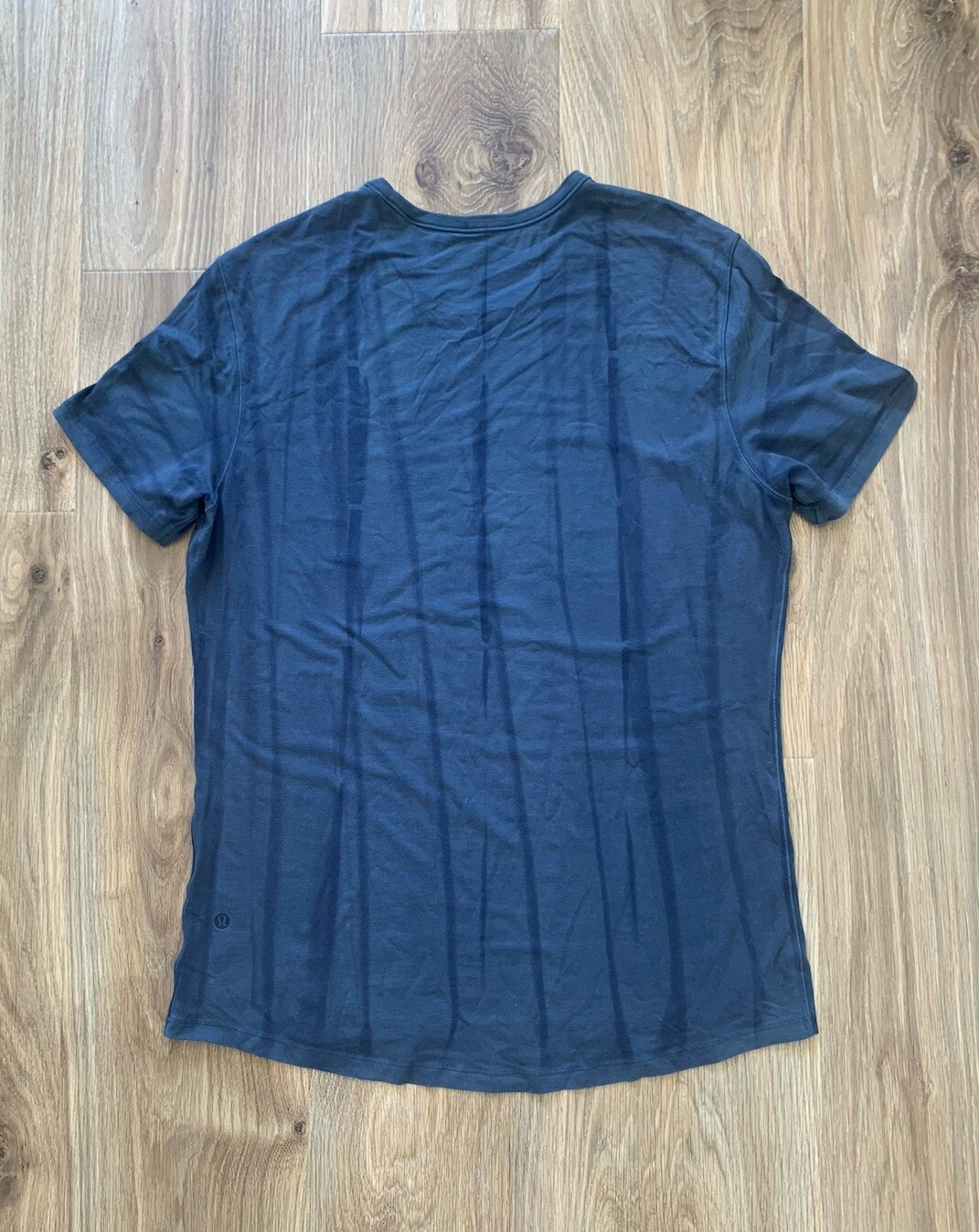 Lululemon 5 Year Basic Crew Neck T-Shirt Mens Size Large Tie Dye Blue Tee gallery