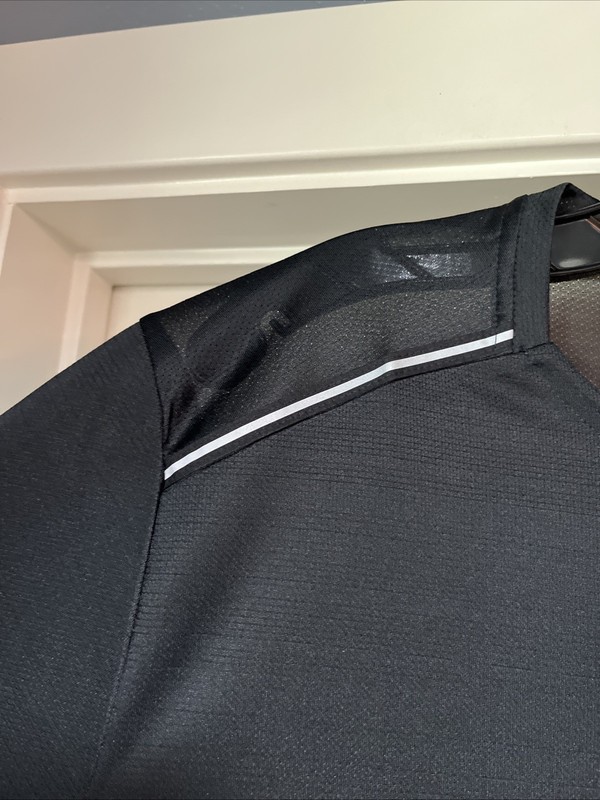 Mens Large Nike Dri-FIT Miler Running Short Sleeve Shirt Black Mesh AJ7565-010 gallery