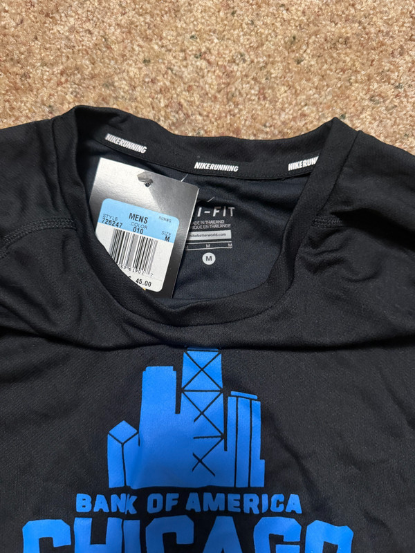Men’s Nike Chicago Marathon 2014 Dri-Fit Running Tshirt Size M NWT gallery