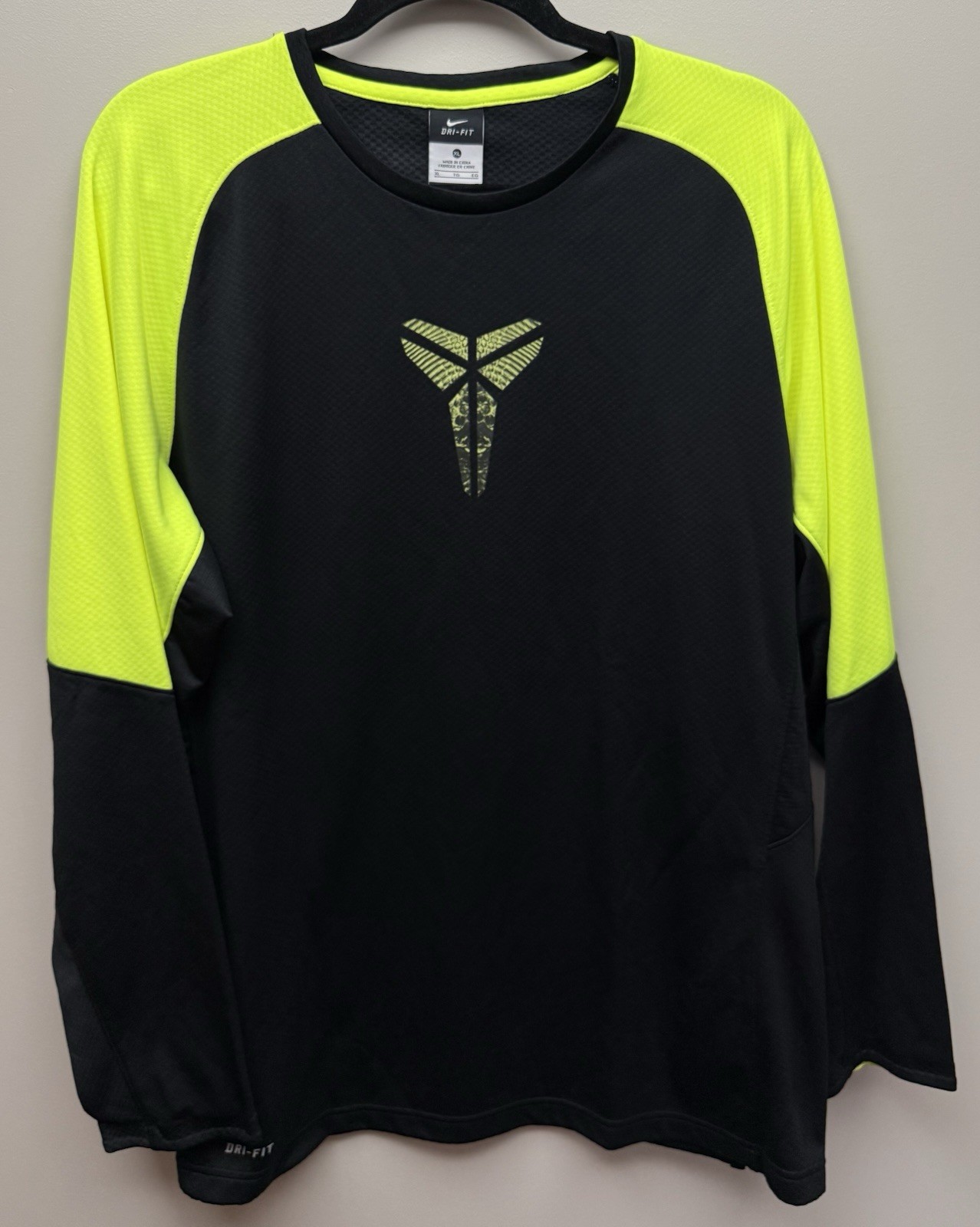 Nike Kobe Bryant Men’s Dri-Fit Long Sleeve Training Shirt Black Volt Colorway XL gallery