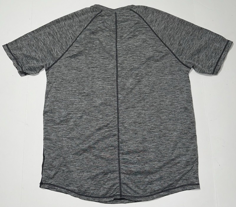 Gap Fit Dry Men’s Size Small Training Short Sleeve Performance Gray T Shirt EUC gallery