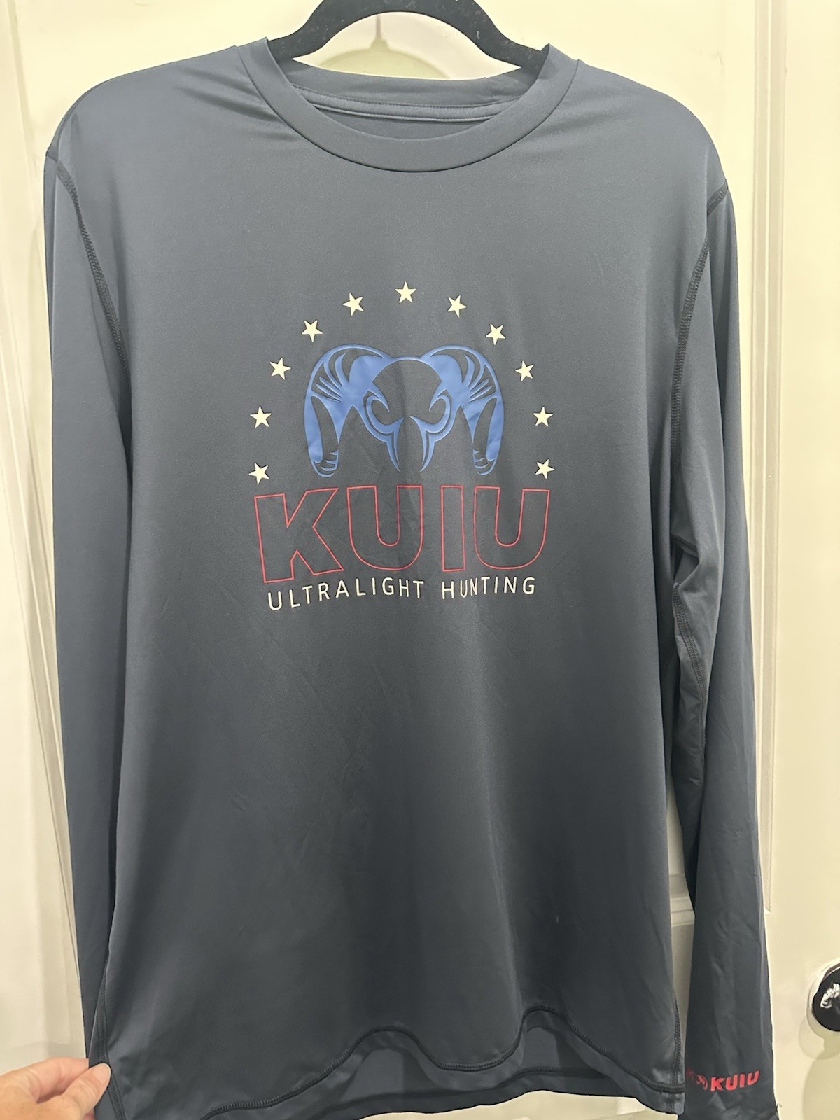 KUIU Navy AP TECH Blue Long Sleeve Performance Tee with Red Logo SZ L gallery