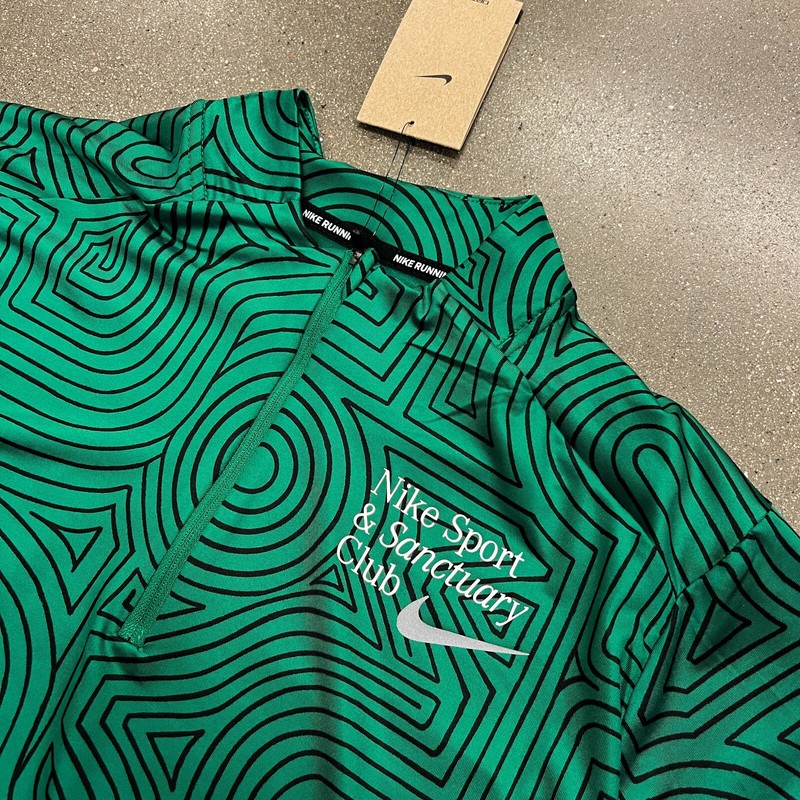 NWT Nike FB9036-365 Men's Dri-FIT Element 1/4-Zip Running Top Malachite Size L gallery