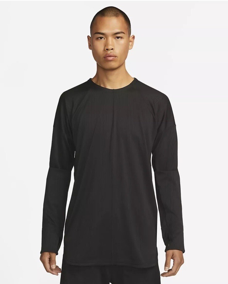 $85 Nike Dri Fit Yoga Black Long Sleeve Shirt FB7775 010 Men’s Size Medium