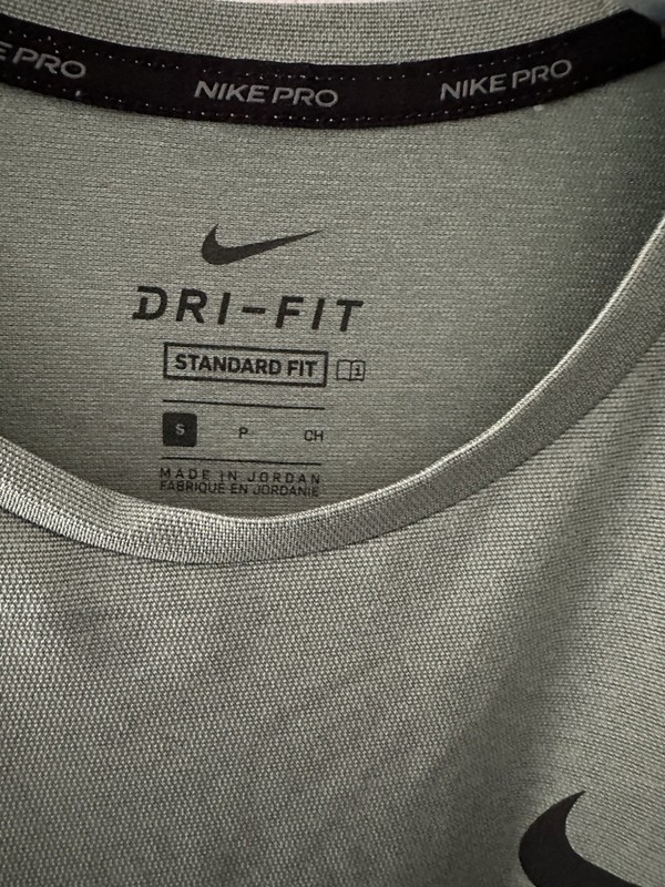 Men's Nike Pro Dri-FIT Round Neck Short Sleeve SMALL oil green/horizon green gallery