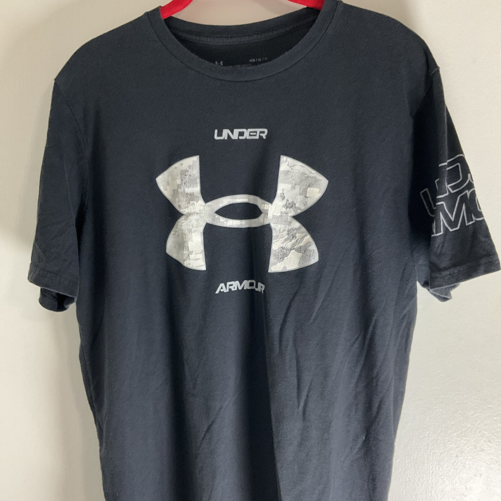 Men’s Under Armour Black Short Sleeve T-Shirt Loose Fit Size Medium gallery