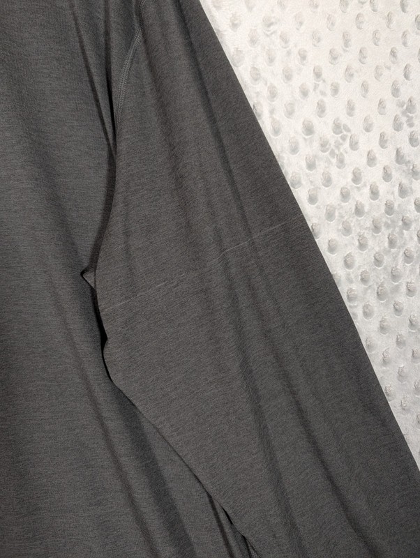 Vuori Ease Performance Half Zip 2.0 Men's 2XL Gray Pullover Training V221 gallery