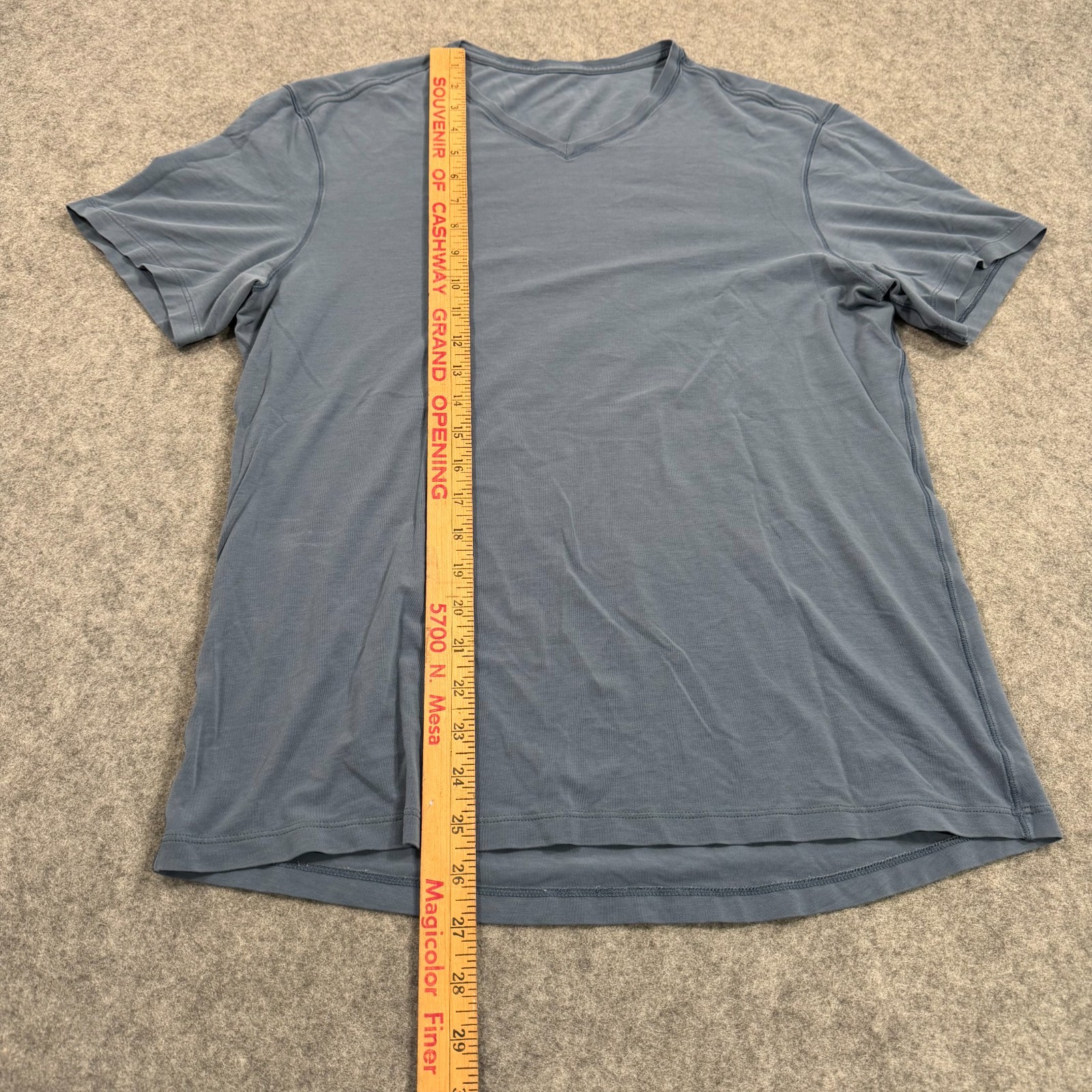 Lululemon Slate Blue 5 Year Basic Short Sleeve V-Neck T-Shirt Men's Size M gallery