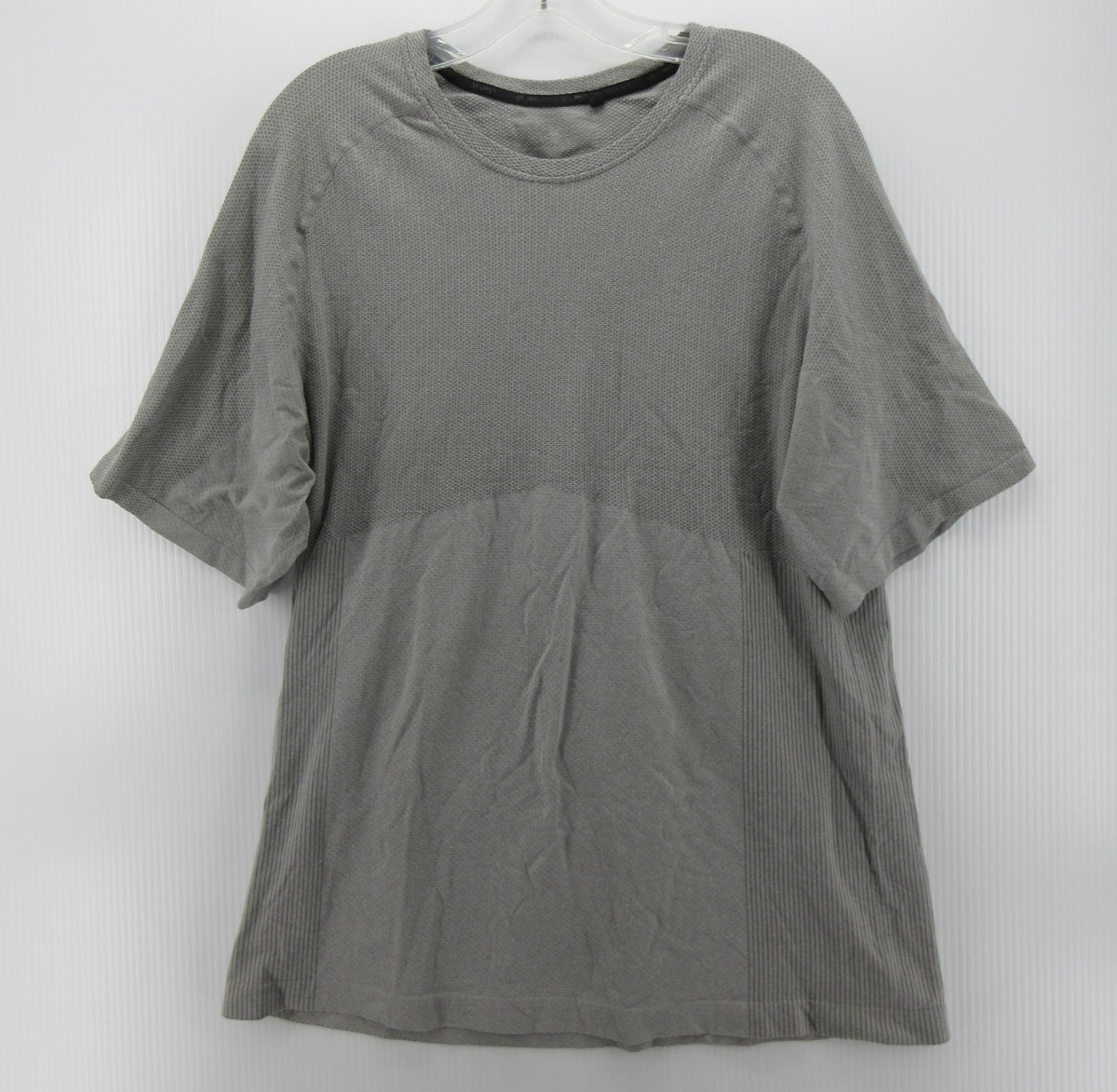 VRST Shirt Men Large Gray Circuit Seamless Performance Training Gym Activewear gallery