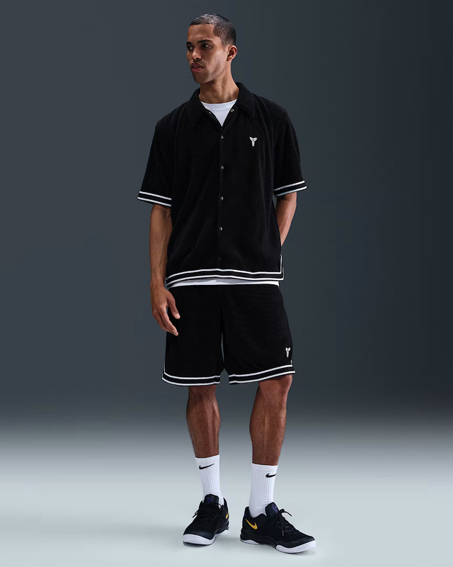 Nike x Kobe Men's M Pleated Short Sleeve Basketball Top Black/White IB0020 010 gallery