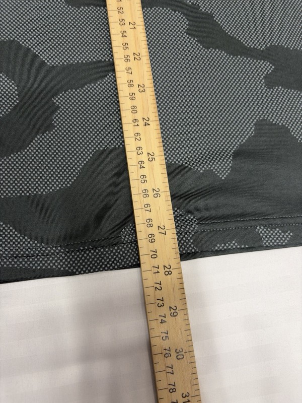 Under Armour Loose Fit Camo T-Shirt Gray Camo Print XL Performance Nice gallery