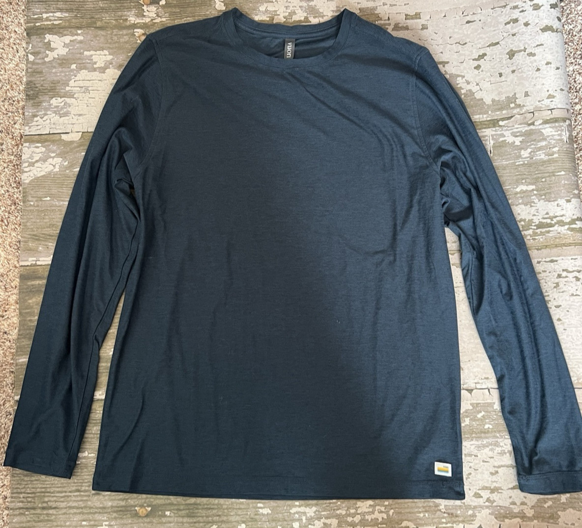 VUORI M Long Sleeve Strato Performance DreamKnit Shirt Top Midnight Heather L gallery