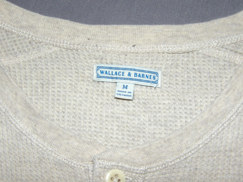 Wallace & Barnes Long Sleeved Beige Waffle Henley Thermal Shirt Men's Medium gallery