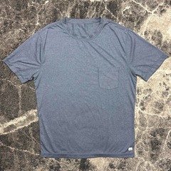 Vuori Strato Tech Tee Shirt Mens Large Blue Pocket Short Sleeve Performance V126