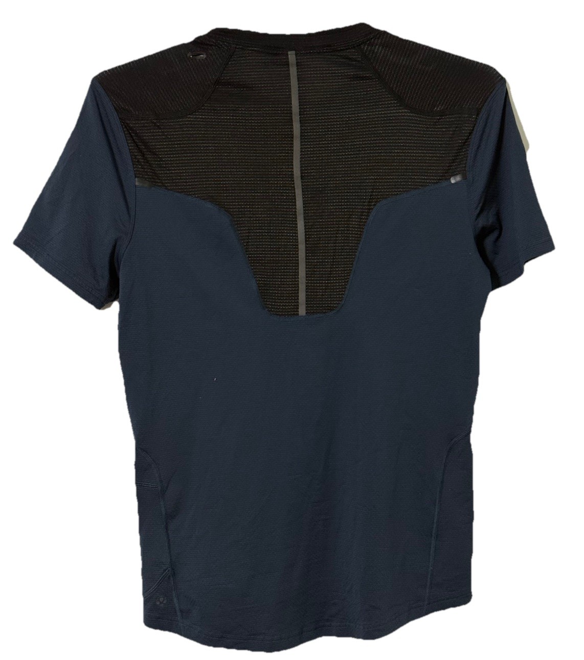 Lululemon Light As Air Technical Running Shirt Men’s Medium Blue Reflective gallery