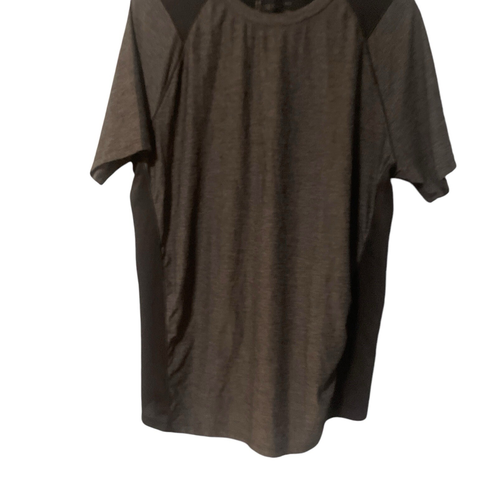UnderArmour Men's Gray and Black Large T-Shirt gallery