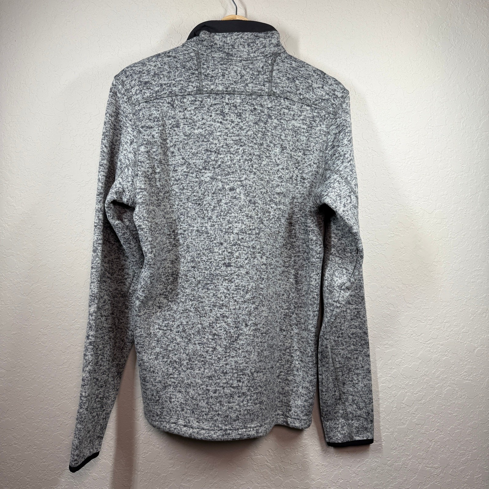 Men's Columbia Half Zip Gray and Black Pullover Top Size Small NEW gallery