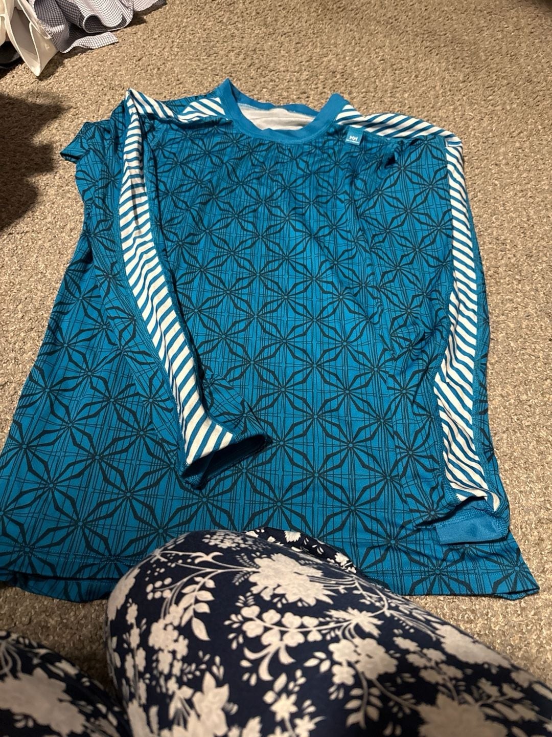 Helly Hansen Men's Blue Geometric LIFA Base Layer Long Sleeve Top gallery