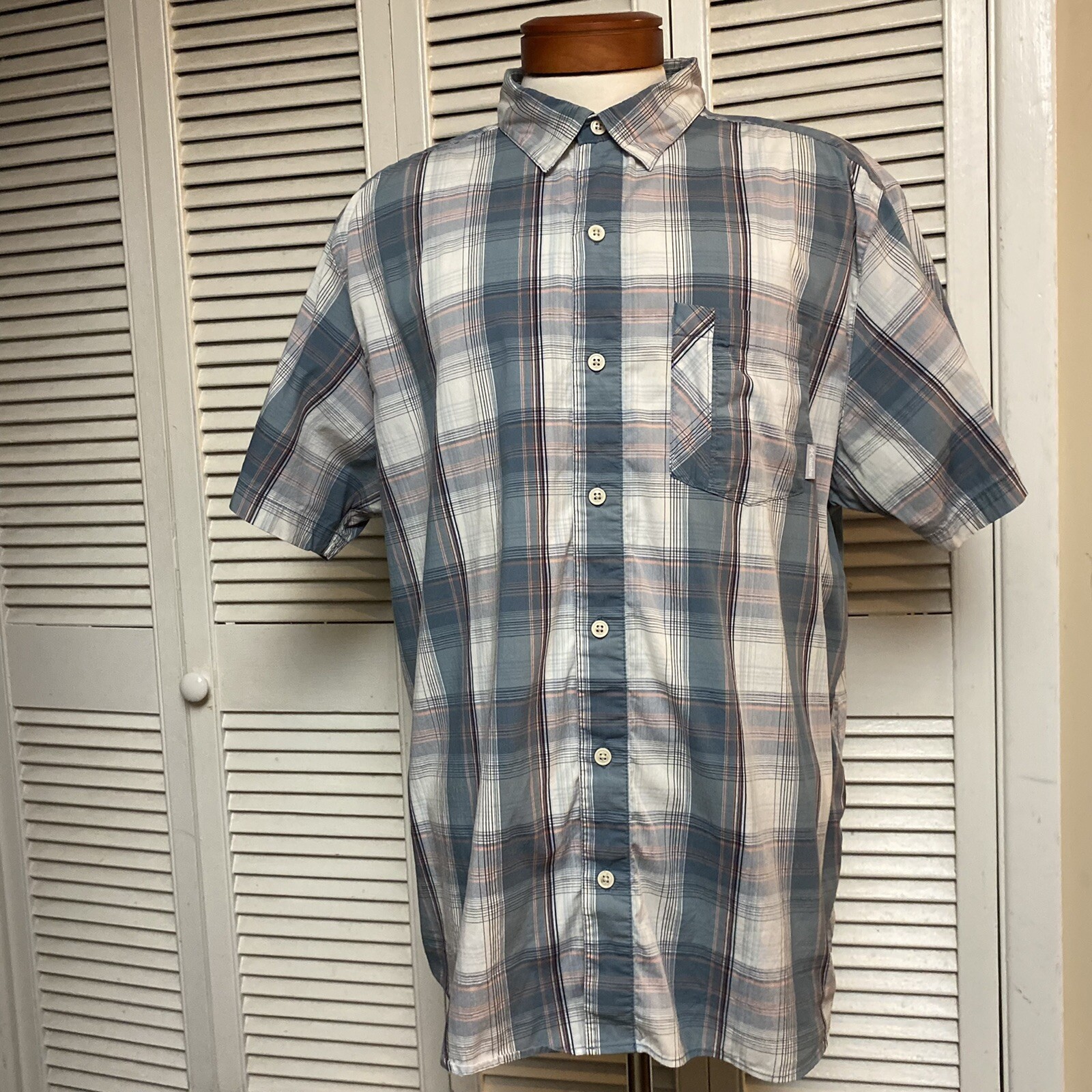 Columbia Size XL Omni Wick Pocket Stretch Gray Orange Plaid gallery