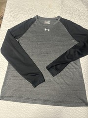 UnderArmor Men’s Grey And Black Long-Sleeved Heatgear shirt Size small