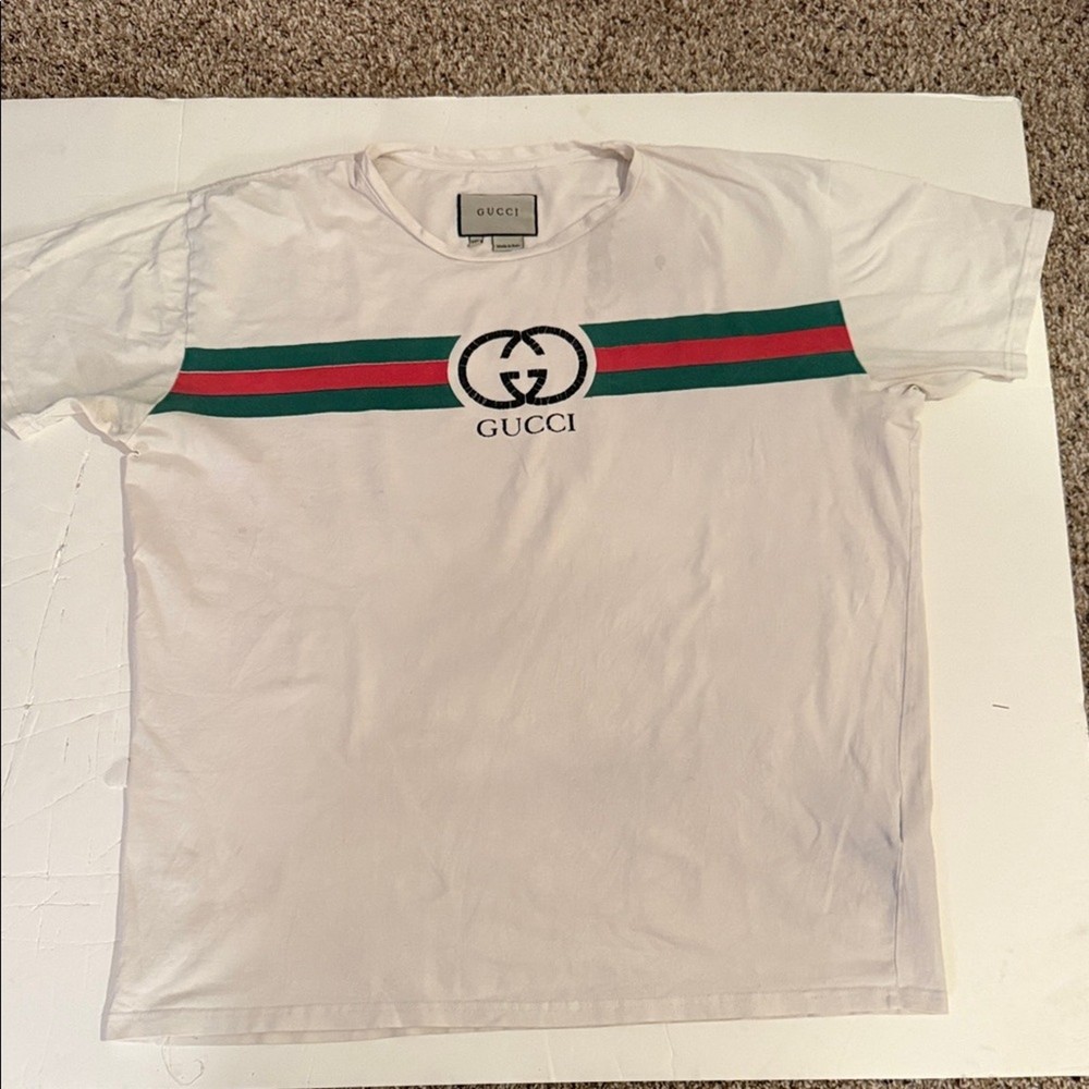 GUCCI 3x Men's Crew neck T Shirt. Gently Used Condition. Comes in box! PTP 24".
