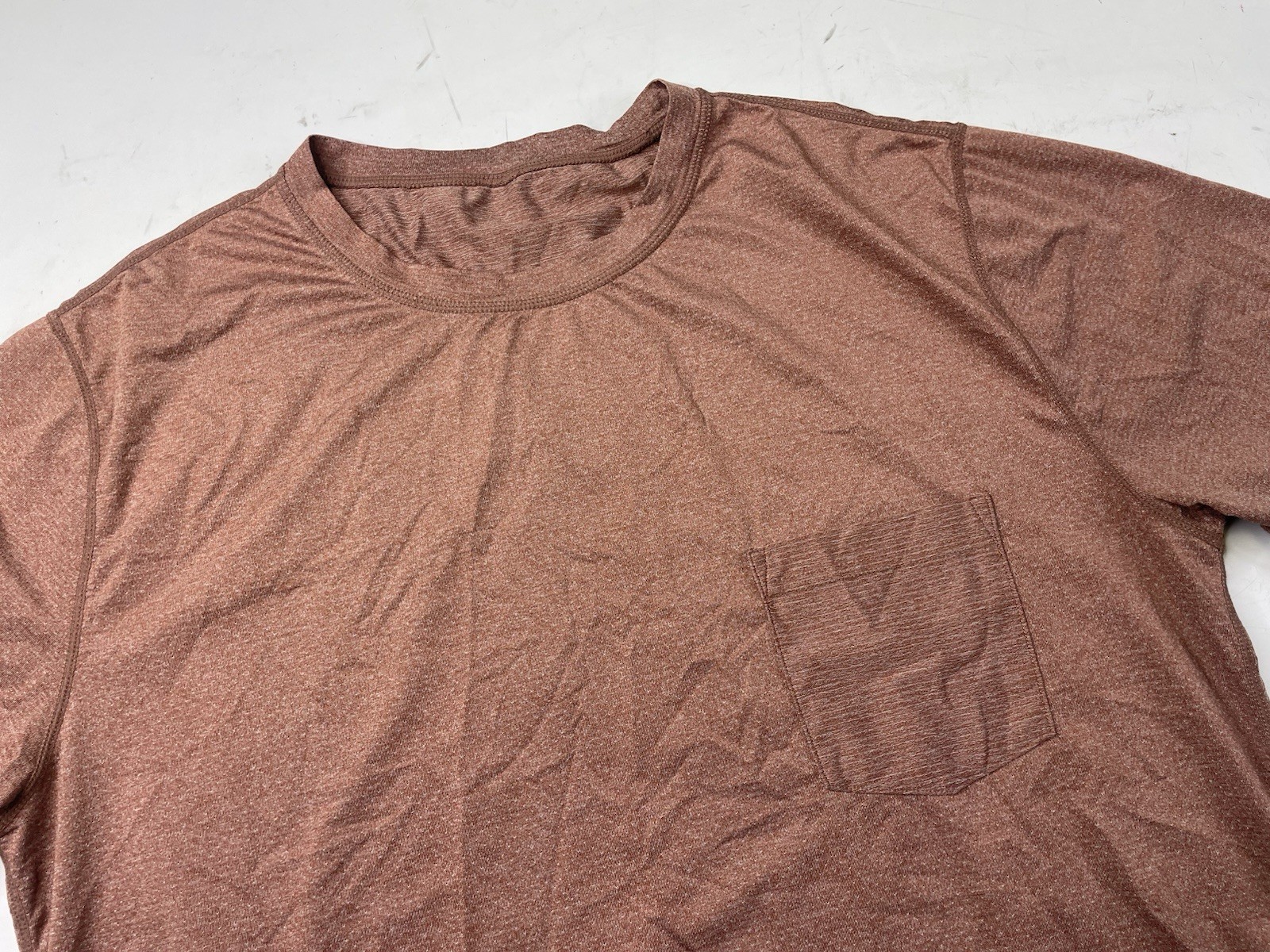 Vuori Shirt Mens L Red Tradewind Performance Pocket Tee Lightweight Gym Vent gallery