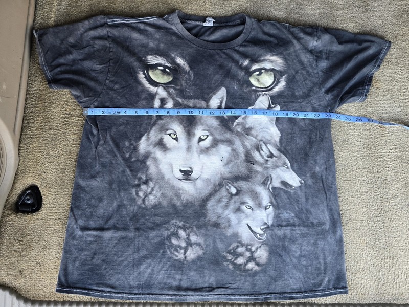 The Mountain Size XL Black 2011 Wolf Pack Eyes T-Shirt gallery