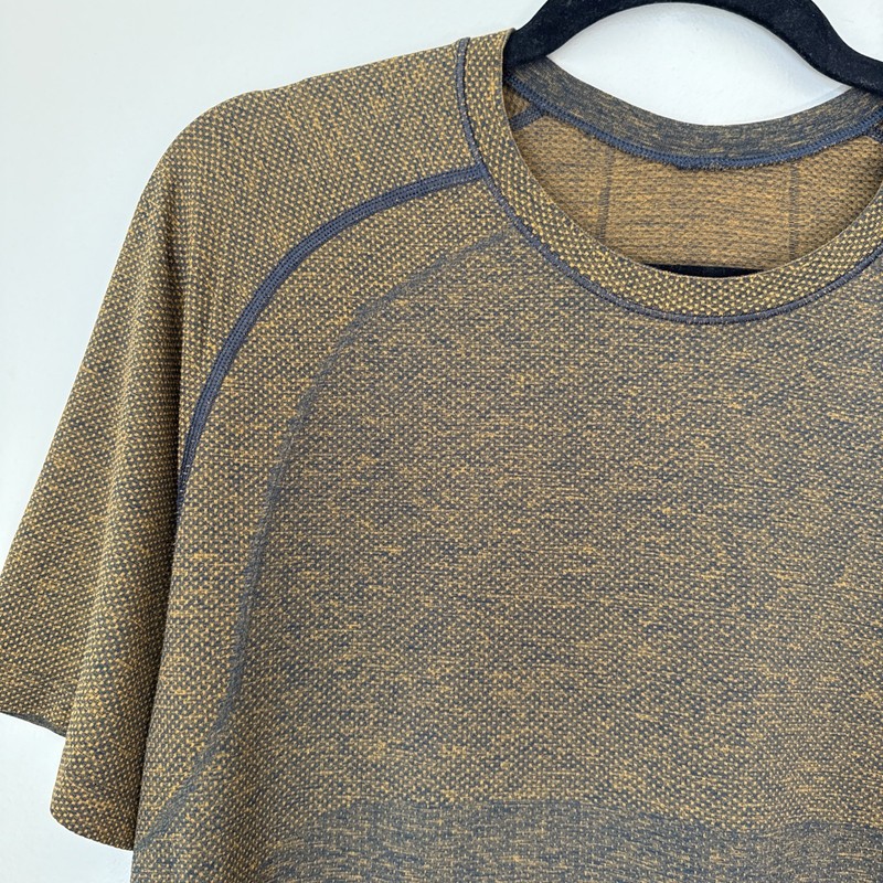 Lululemon Metal Vent Tech T Shirt Mens Medium Neutral Workout Gym gallery