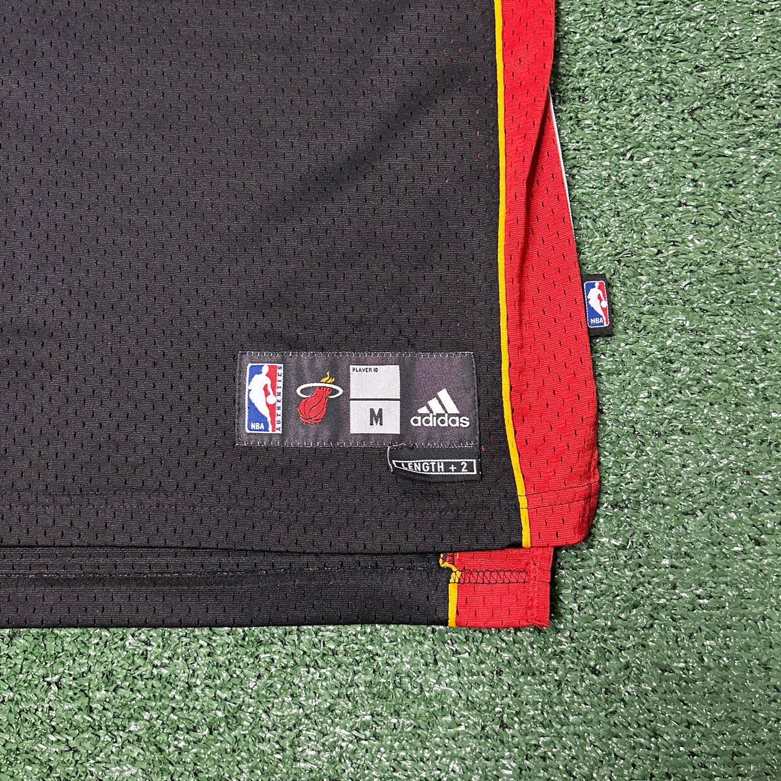 Vtg Miami Heat Dwayne Wade #3 Jersey Men’s Medium gallery