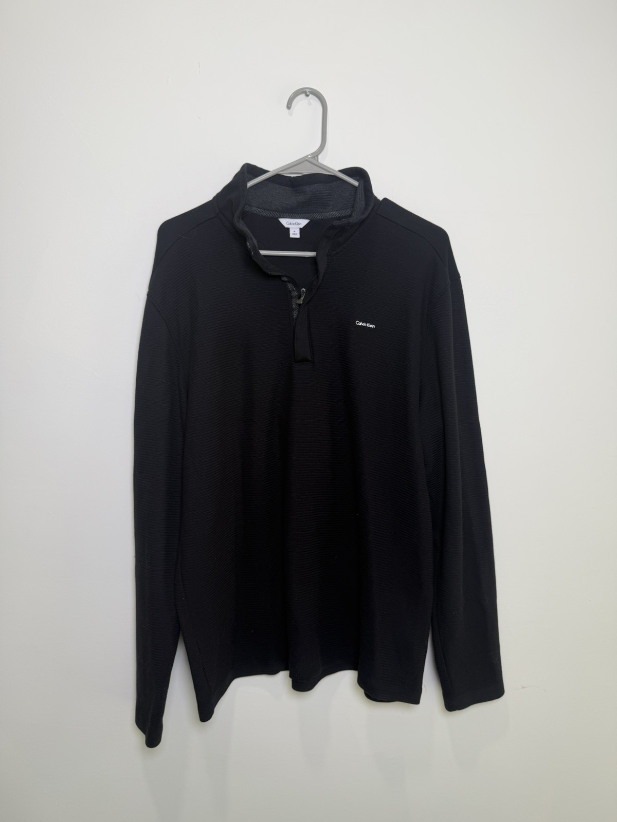 Calvin Klein Mens 1/4 Zip Mock Neck Pullover Top black Size Medium Logo. gallery