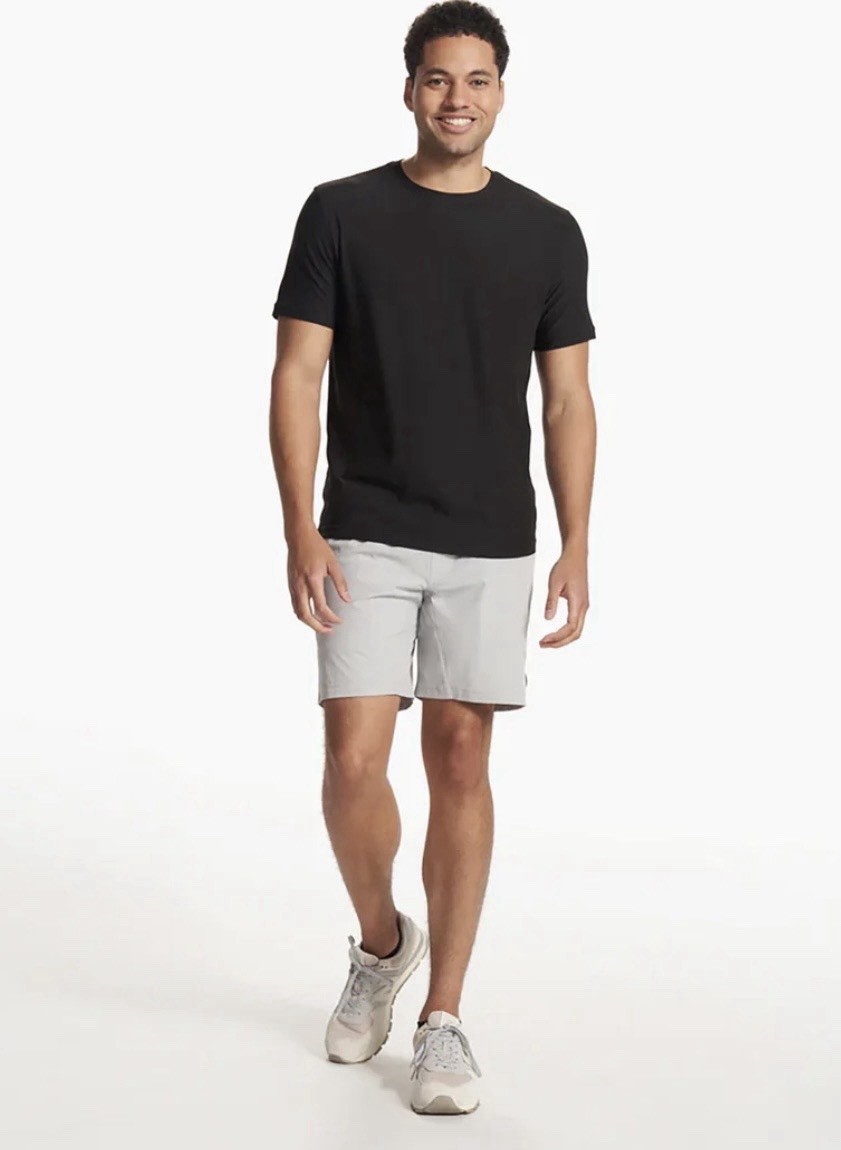 Vuori Men's Black Activewear Strato Tech Tee Shirt Sz Med. Relaxed Fit gallery