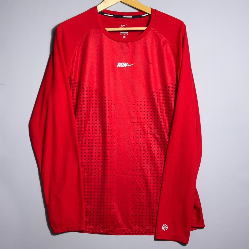 Nike Running Center Swoosh Shirt Mens Size XL Zoned Cooling Long Sleeve Red Gym