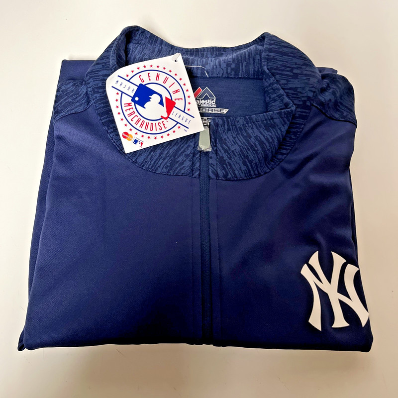 Majestic Cool Base Men’s Yankees Long Sleeve 1/4 Zip Pullover Shirt; Navy, 2XL gallery