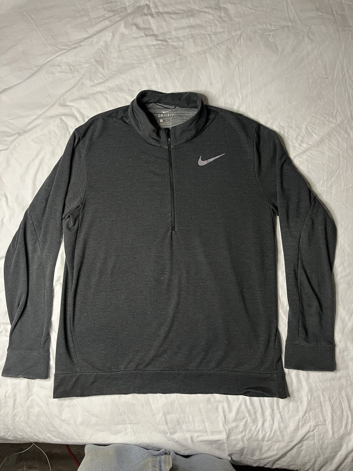 Nike Pullover Men’s Size XL Gray 1/4 Zip Long Sleeve Training Shirt 885412-010 gallery