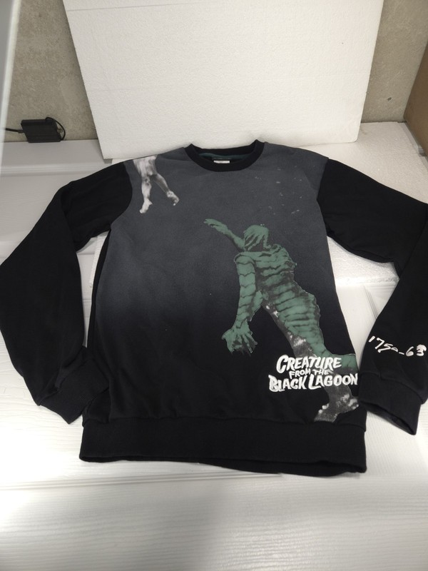 Universal Monsters Creature From The Black Lagoon Sweatshirt Size S gallery