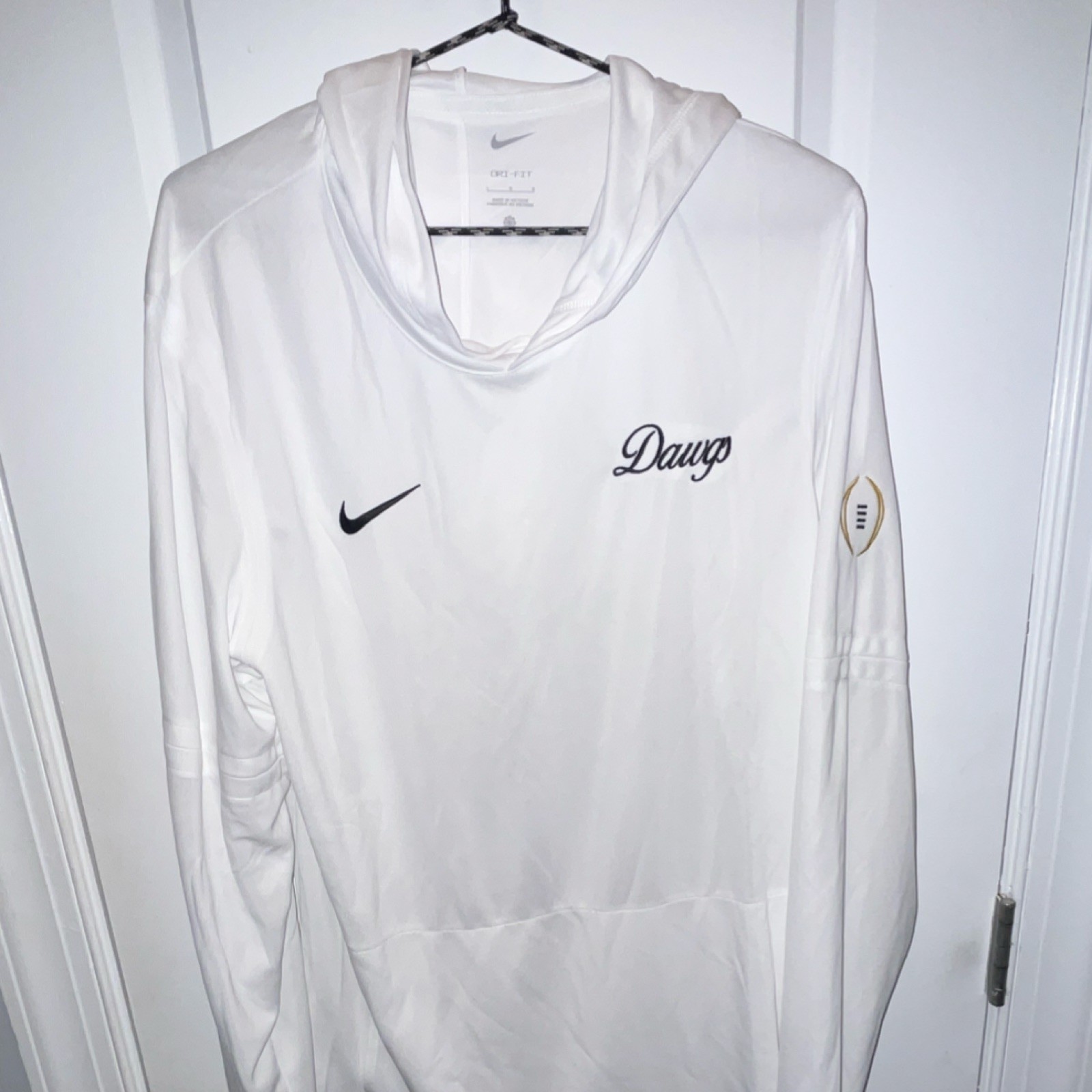 Nike Dri-FIT Dawgs Playoff Team Issued White Lightweight Pullover Hoodie L gallery