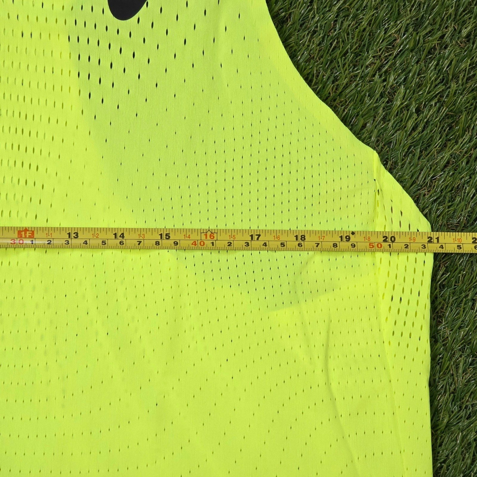 Nike Dri-Fit ADV Running Singlet Tank FN4231–702 Volt Yellow Men's Size XL New gallery