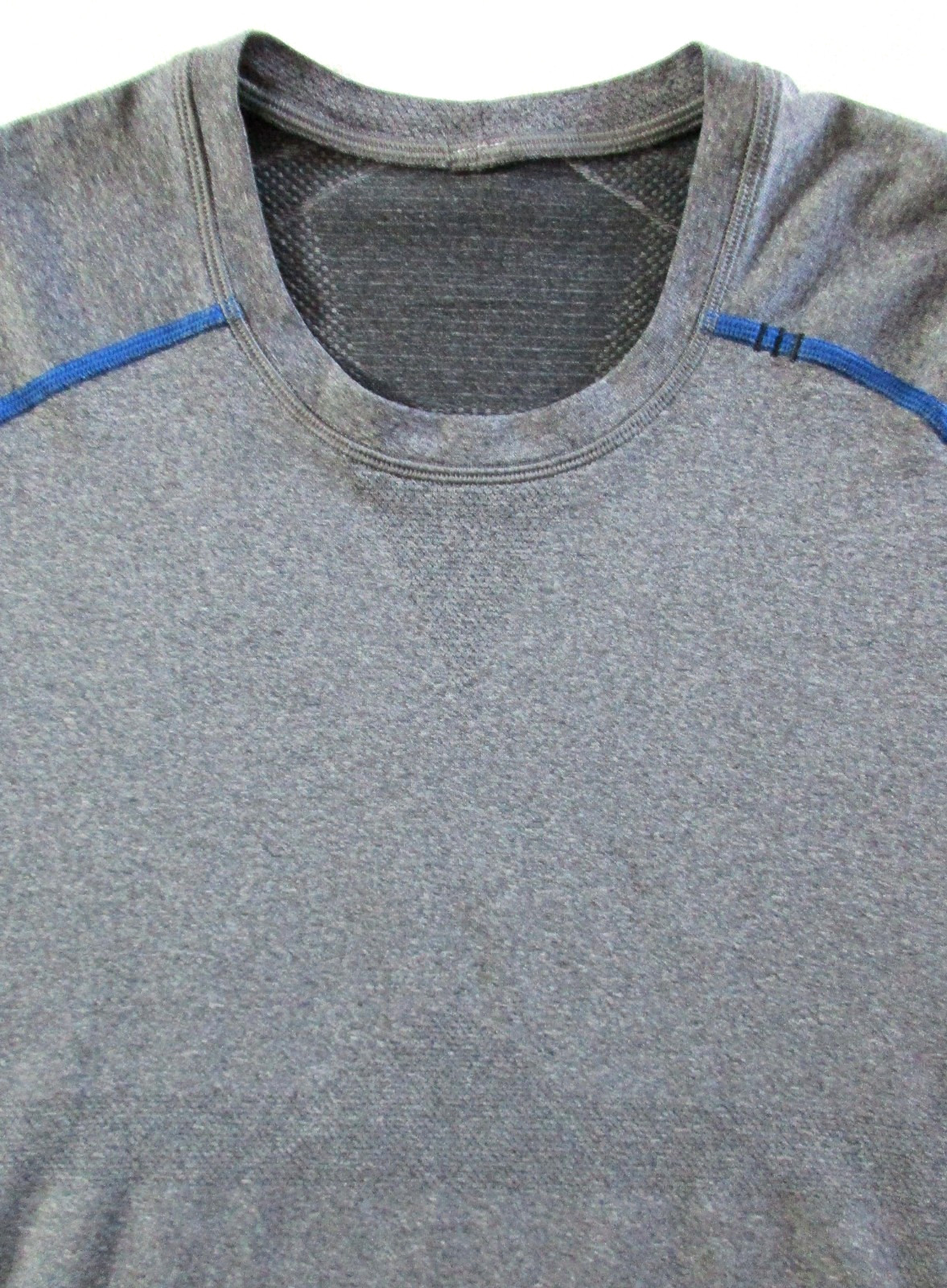 Lululemon Shirt Men's L Large Metal Vent Tech Preppy Athleisure Smart Casual gallery
