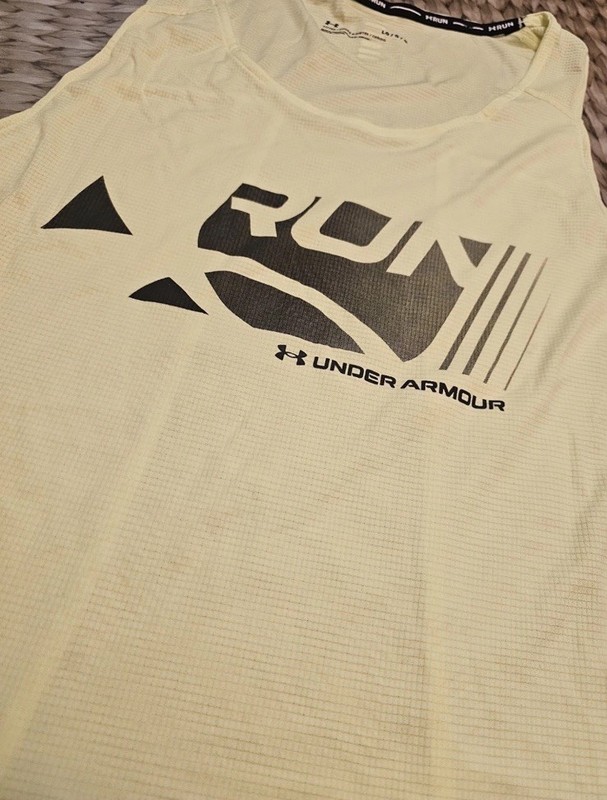 Under Armour Fitted CoolSwitch Run Singlet/Tank, Men’s Large- NWT gallery