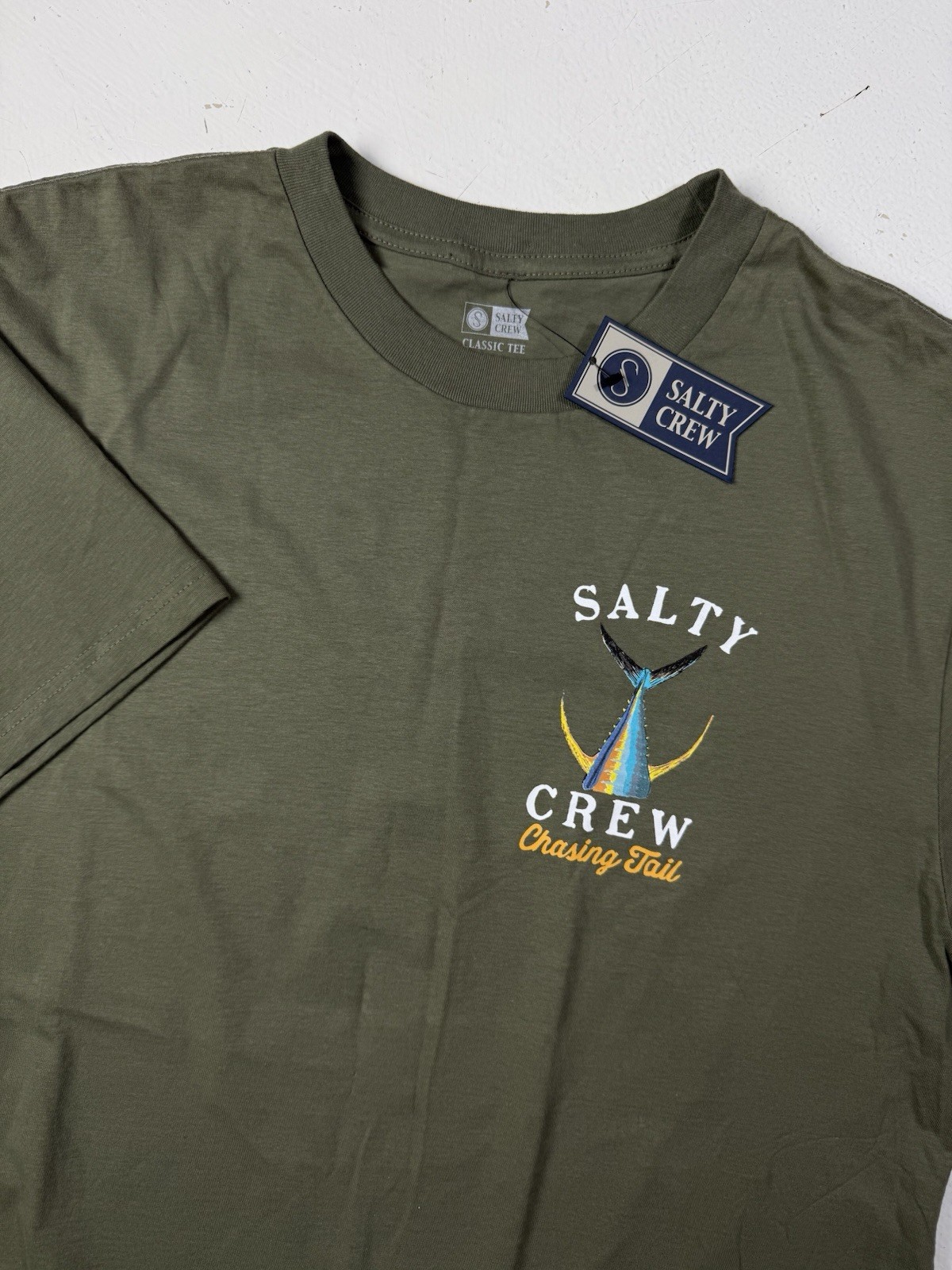 Salty Crew Chasing Tail Mens Size Medium Graphic T Shirt Olive Green New M NWT gallery