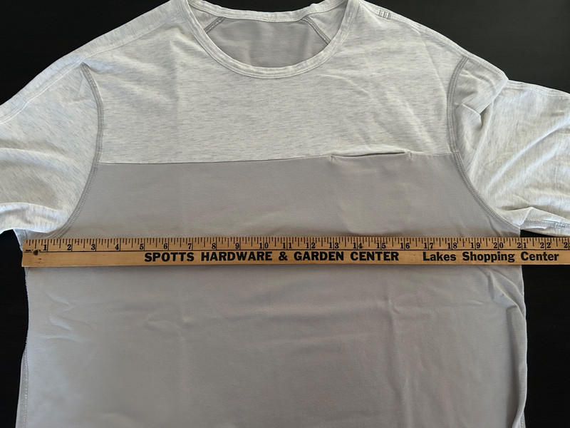 Lululemon In Your Element Short Sleeve Shirt Mens L Gray Two Tone Chest Pocket gallery