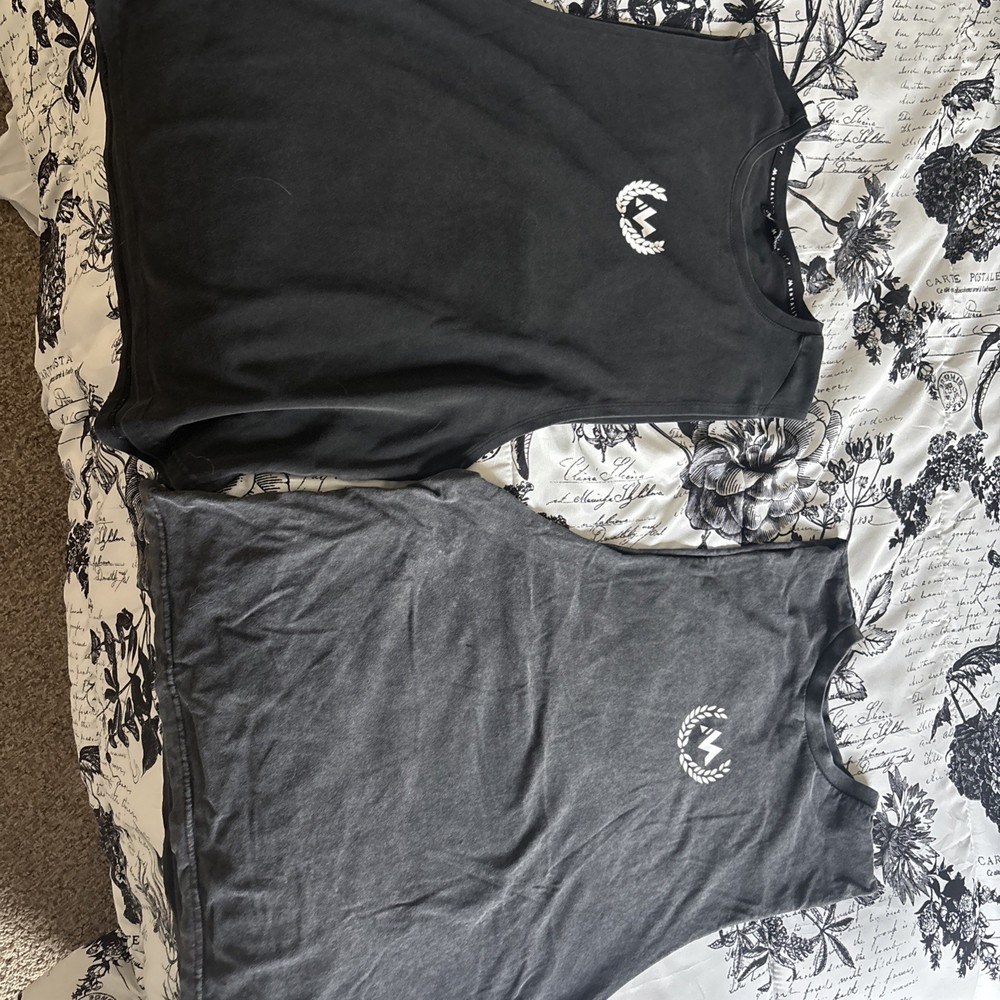 2 Mentality Mens Cutoff Tank Charcoal and Black Size Large Gym Wear Lot
