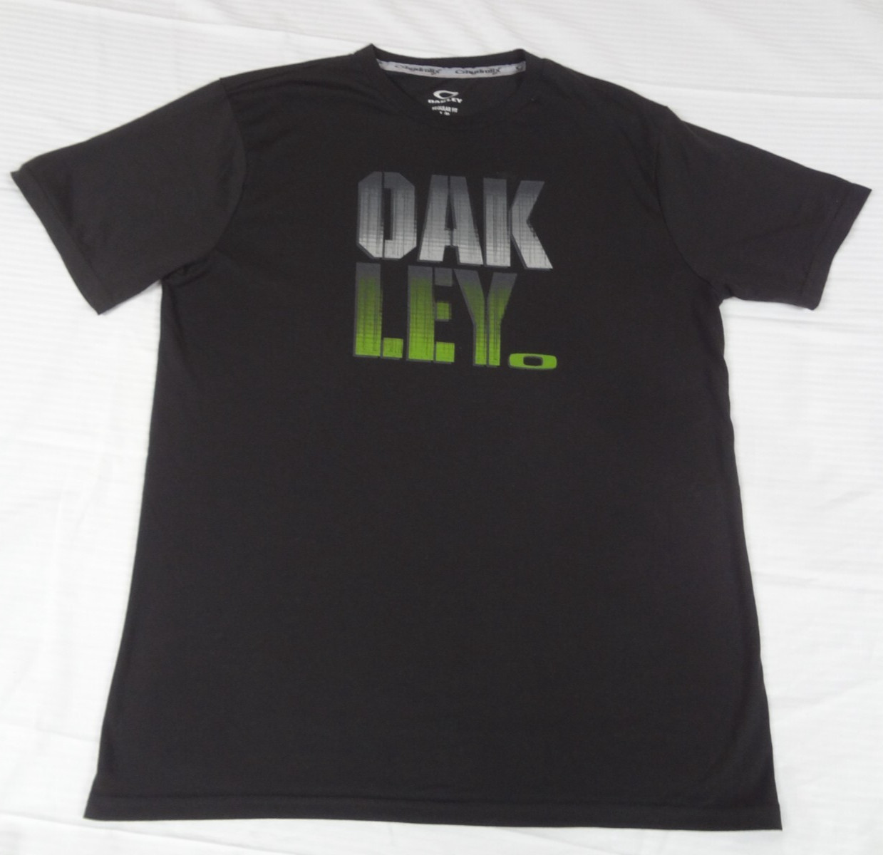 OAKLEY GRAY GREEN LETTERING BLACK LARGE REG FIT ATHLETIC T-SHIRT K218 gallery