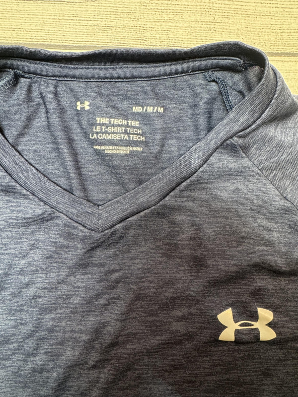 Under Armour Tech Shirt Mens Medium Blue Long Sleeve Athletic Performance gallery