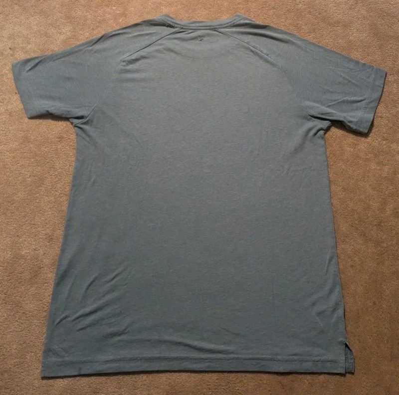 Alo Yoga Blue Short Sleeve T-Shirt Made in USA Men's Medium gallery